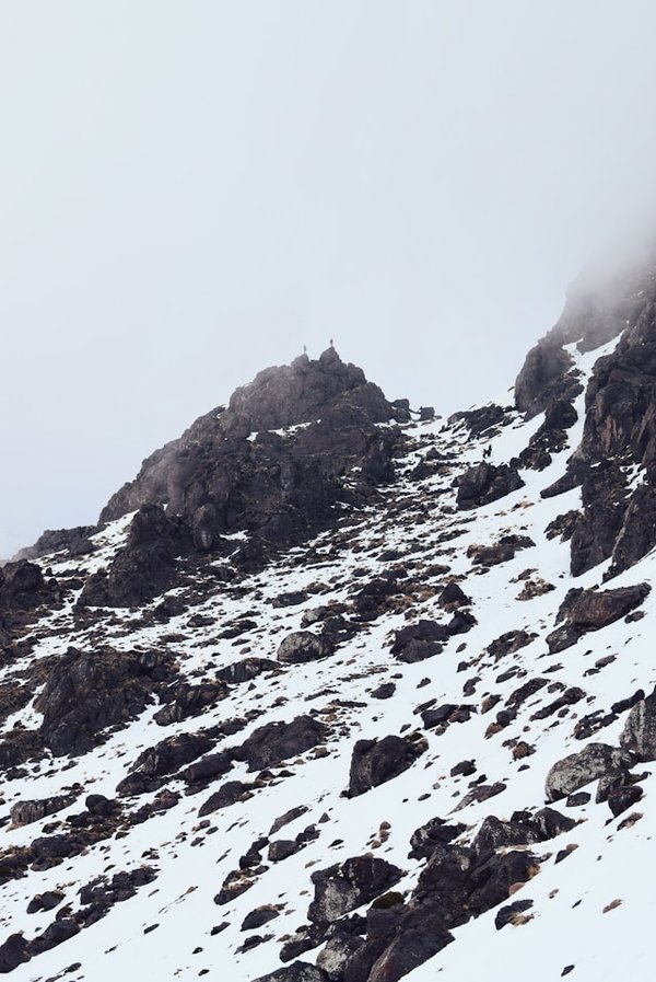Comment préparer une randonnée à travers les montagnes Atlas au Maroc?
